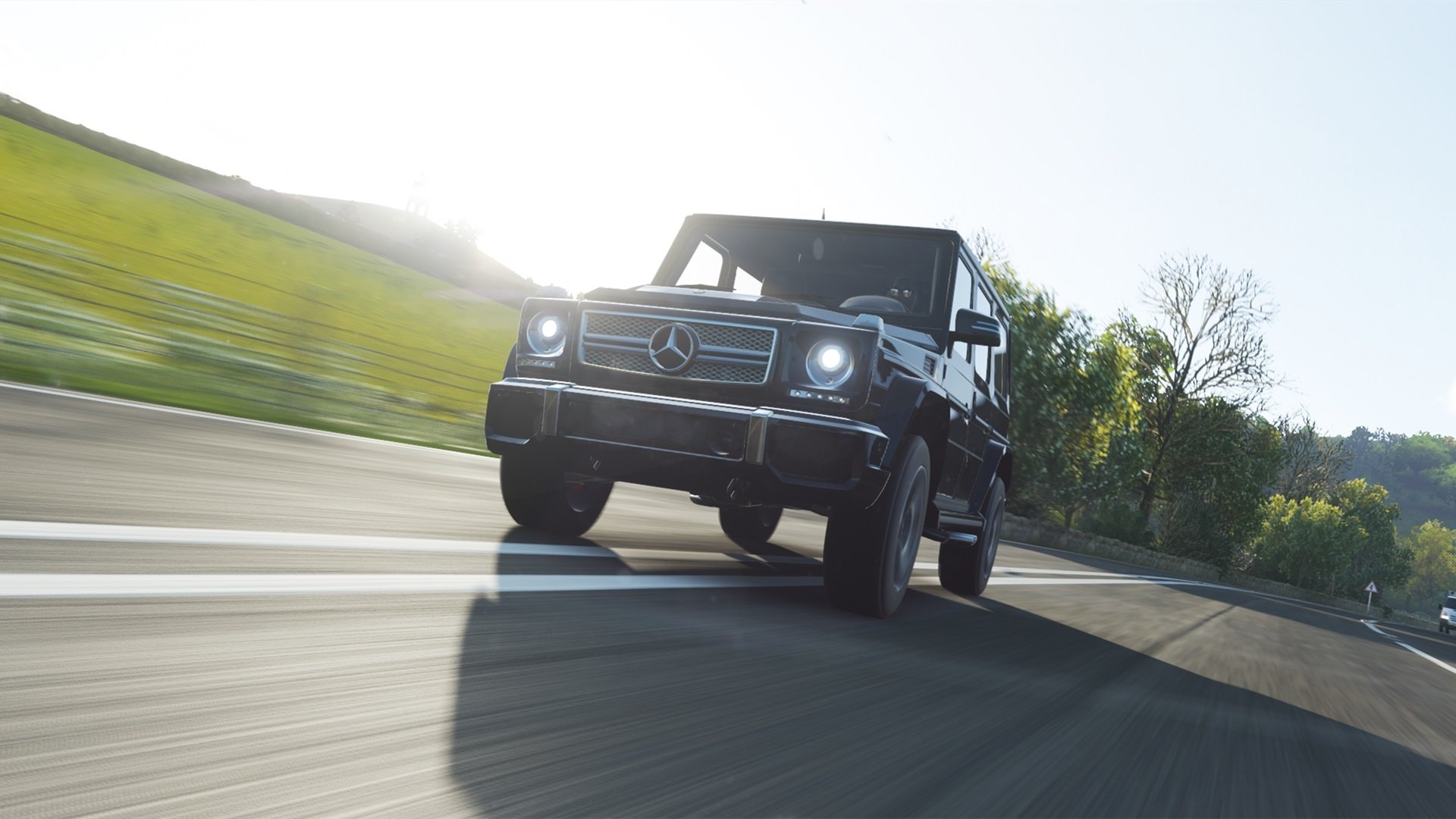 国足训练节奏紧凑,战术模拟演练频繁,国足战术打法