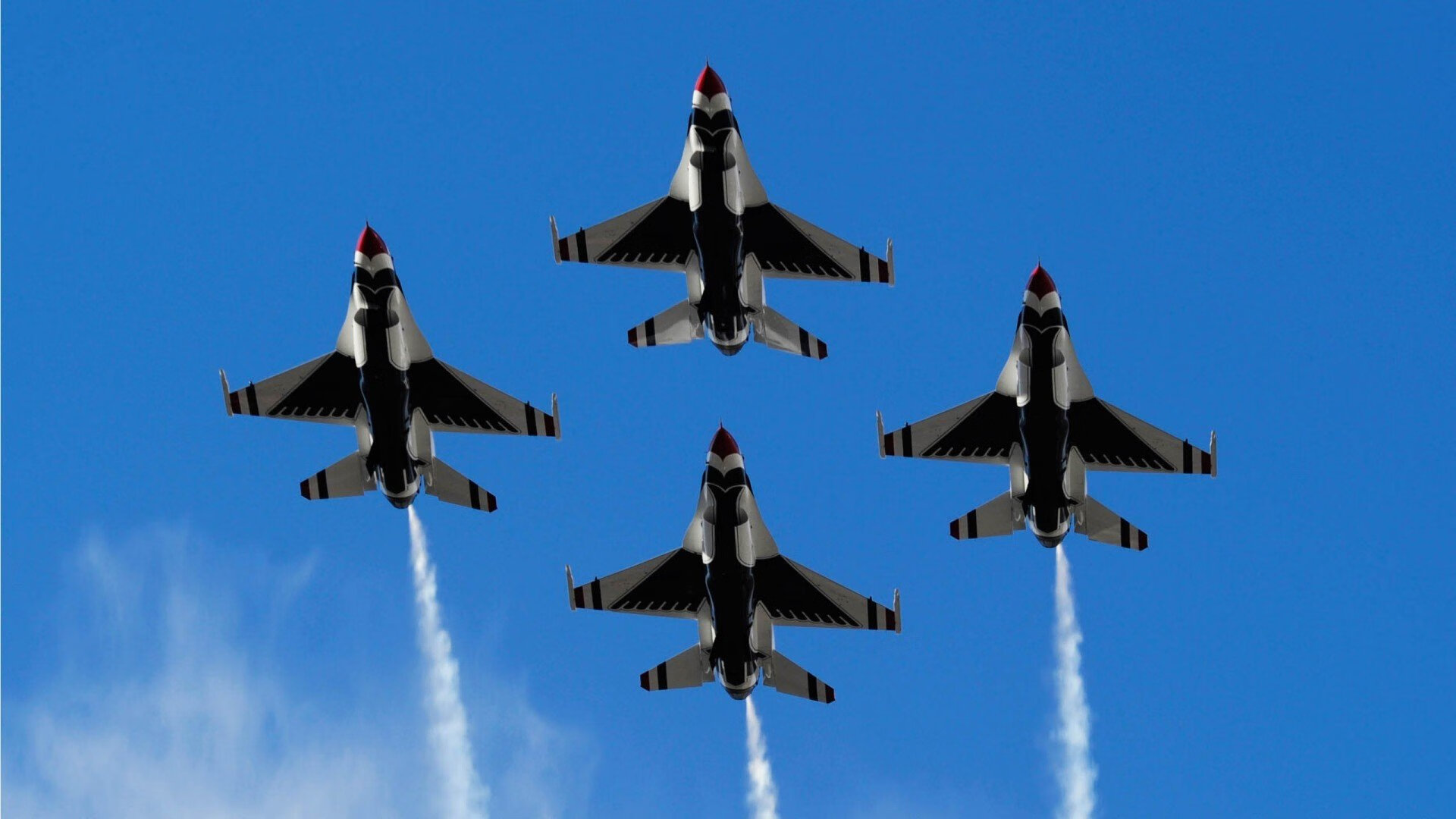 欧锦赛资格赛次回合比赛展开,球员训练备战认真,欧锦赛出线规则