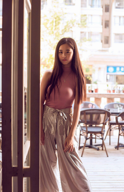 勒沃库森锋线压迫力十足持续扩大领先,勒沃库森吧