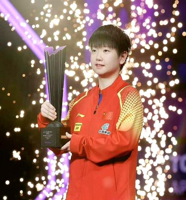 包含B体育:体育明星社交媒体，与粉丝互动的词条