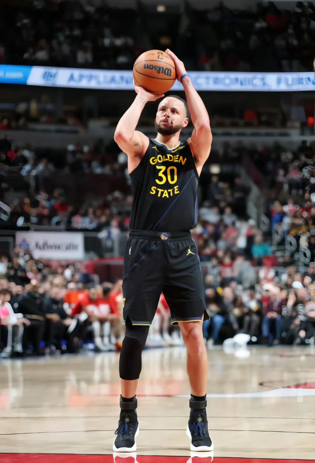 b体育平台-bsports体育：勇士队季后赛次轮：能否击败太阳，挺进西部决赛？的简单介绍